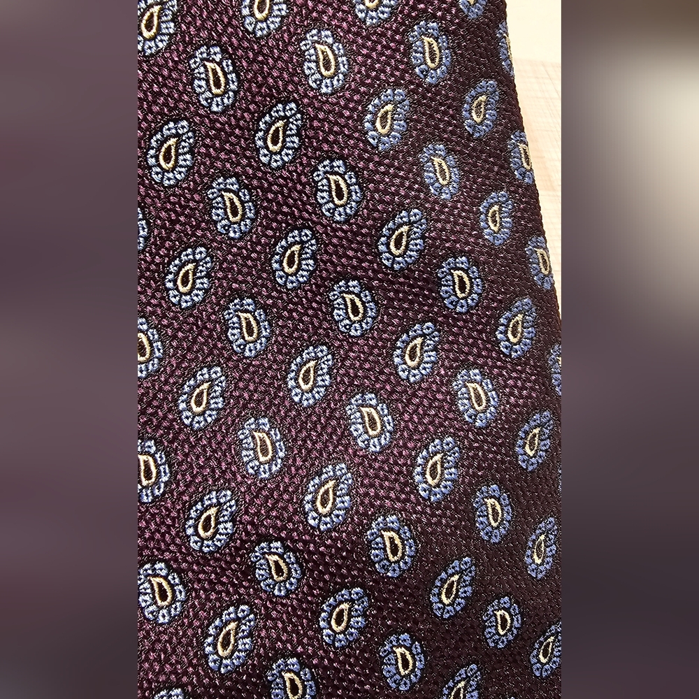 NWOT-Ermenegildo Zegna Purple and Blue Men's Tie.    B- 38